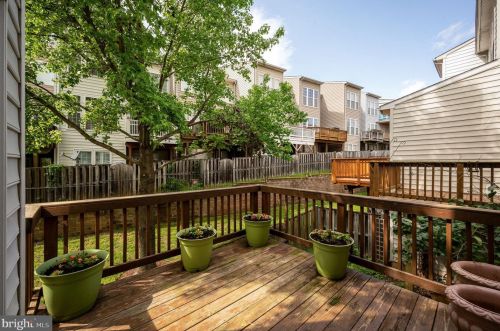 6408 Hawk Vw Ln, Alexandria VA 22312-3985 exterior