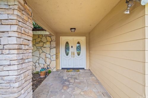 1871 Bryan Ave, Tustin CA 92780-4703 exterior