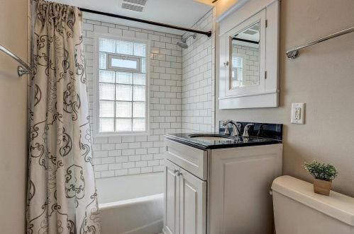 936 Currie Pl, Milwaukee WI 53213-3006 exterior