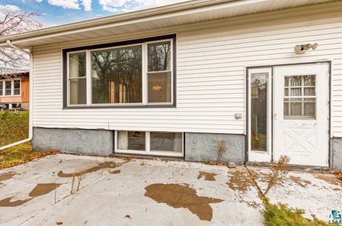 808 Arrowhead Rd, Duluth MN 55811-2207 exterior