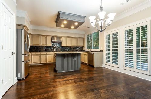 755 Glenridge Close Dr, Atlanta GA  30328-3476 exterior