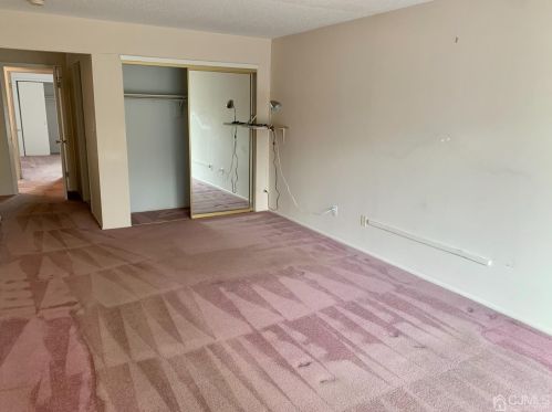 143 Linda Ln, Edison NJ 08820-4509 exterior