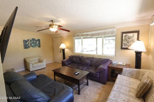 10700 Tanque Verde Rd, Tucson AZ 85749-9611 exterior