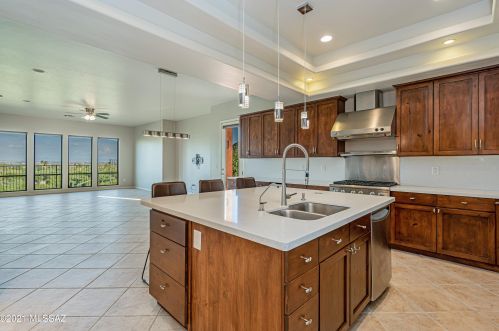 321 Corte Tortuga Vis, Tucson AZ  85745-1792 exterior