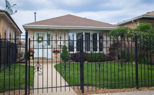 5015 Lockwood Ave, Chicago, IL 60638-1729