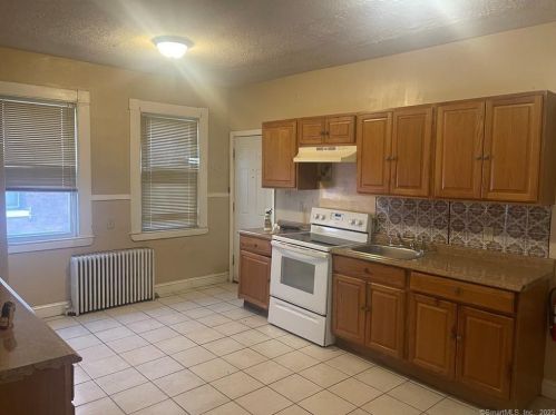 25 Dwight St, New Britain, CT 06051-2314