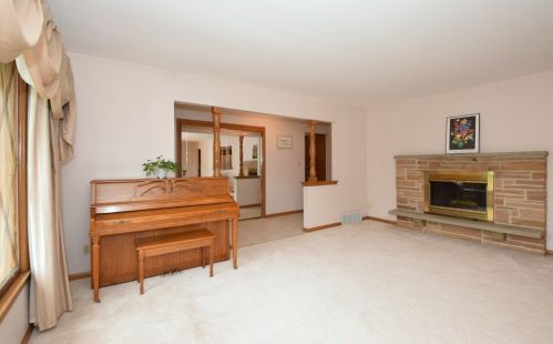 6894 Park Mnr Dr, Milwaukee WI 53224-4638 exterior