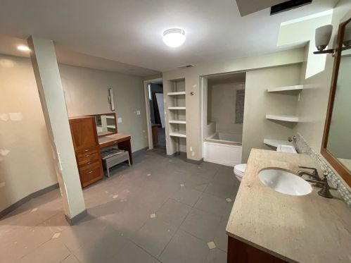 6320 Paulina St, Chicago IL 60660-1111 exterior