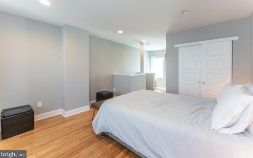 228 Girard Ave, Philadelphia PA 19130-1687 exterior