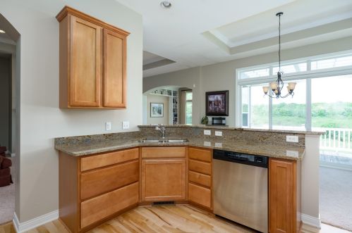 8690 Oakland Hl Cir, Kalamazoo MI 49024-5298 exterior