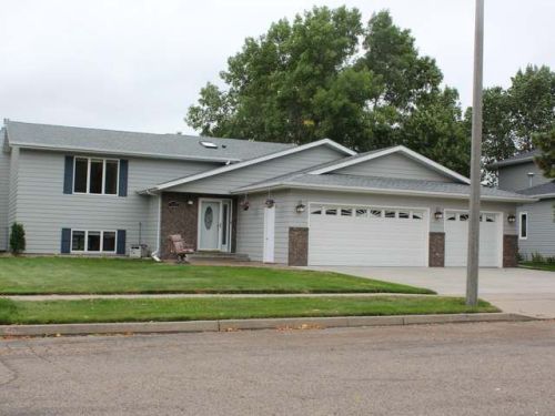 1937 Houston Dr, Bismarck ND  58504-7208 exterior