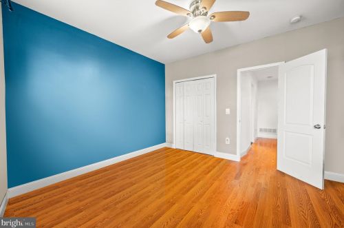 820 Earp St, Philadelphia PA  19147-5708 exterior