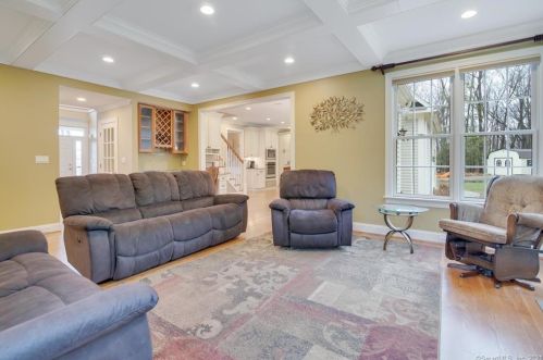 87 Frst Hl Dr, Farmington CT exterior