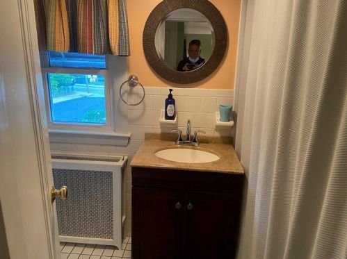 14 Aventine Ave, Providence RI 02904-1211 exterior