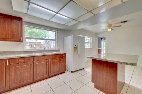 1201 Texas Ct, Fort Pierce FL 34950-9265 exterior