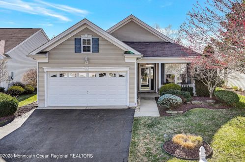 17 Spencer Dr, Jackson Twp NJ  08527-4389 exterior