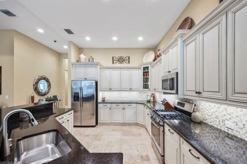 6517 Roma Way, Naples FL 34113-1721 exterior