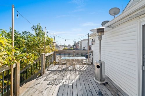 2201 72 Ct, Chicago IL 60707-4203 exterior