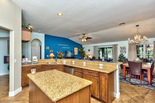 179 Burnt Pne Dr, Naples FL 34119-9774 exterior