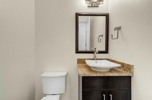 810 Christopher St, Austin TX 78704-1619 exterior