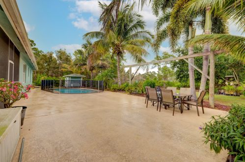 5502 Southwind Trl, Fort Pierce FL 34951-3557 exterior