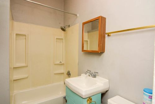 2022 Wabansia Ave, Chicago IL 60647-5502 exterior