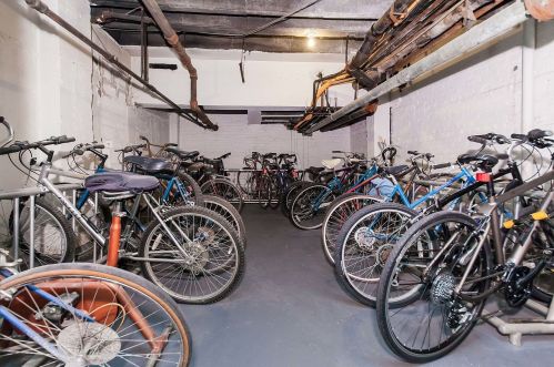 647 Sheridan Rd, Chicago IL  60613-3592 exterior