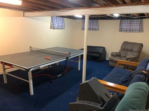 3 David St, Enfield CT 06082-5011 exterior