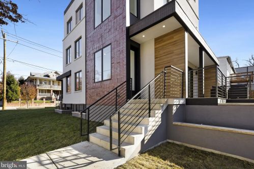 4236 8th St, Washington, DC 20011-7206