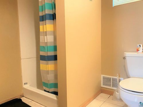 1825 Melrose Ave, Duluth MN 55803-2524 exterior