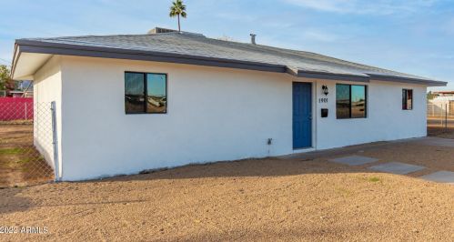 1901 Encinas Ln, Phoenix, AZ 85040-1415