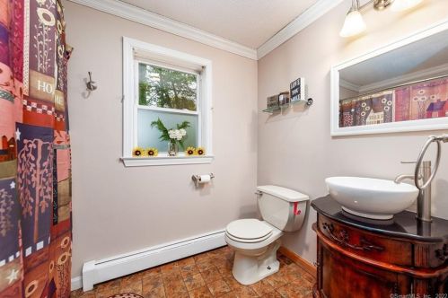 50 Mason Hl Rd, Killingly CT 06241-1324 exterior