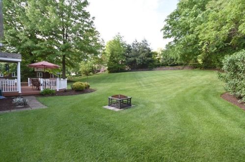 409 Greenhurst Dr, Pittsburgh PA 15243-1919 exterior