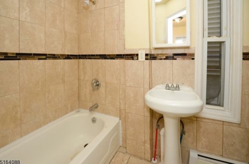 15 3 St, Paterson NJ 07506-1844 exterior