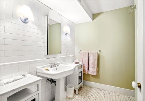 28 Chestnut St, Boston MA exterior