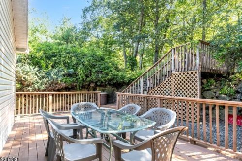 47 Cayuga Ave, Rockaway NJ 07866-1034 exterior