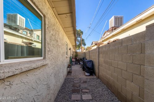 3039 38th St, Phoenix AZ 85040-1657 exterior