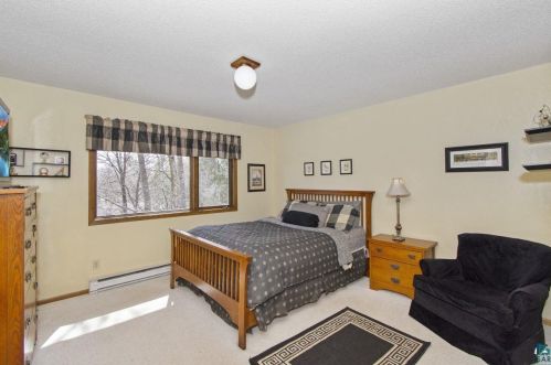 1010 Timberline Ln, Duluth MN 55811-4450 exterior