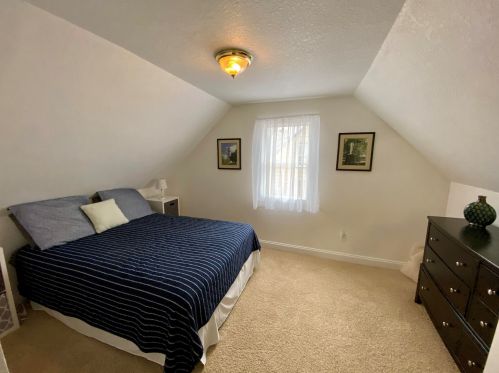 8707 Stuth Ave, Milwaukee WI 53227-3743 exterior