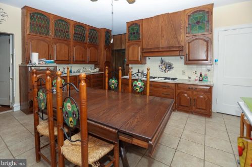 10 Ardmore Ave, Ardmore PA 19003-1017 exterior