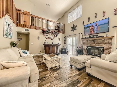 8534 Black Mesa Dr, Orlando FL 32829-8759 exterior