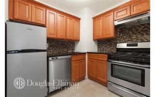 348 89th St, New York NY  10024-2103 exterior