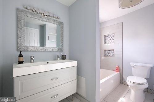 334 Cantrell St, Philadelphia PA  19148-3320 exterior