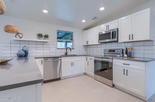 8901 Mcclellan St, Tucson AZ  85710-4420 exterior