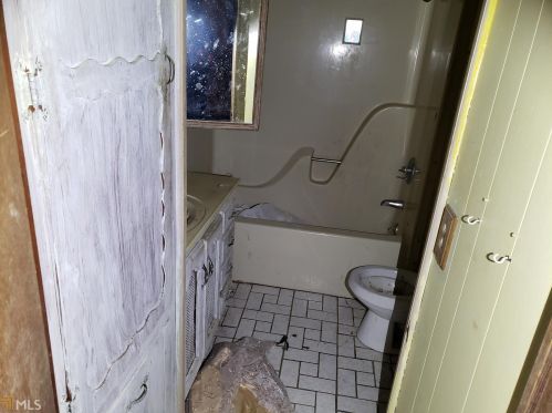 599 Hurtt Rd, Chickamauga GA 30707-3239 exterior