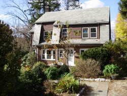 85 Cabot St, Newton, MA 02458-2508