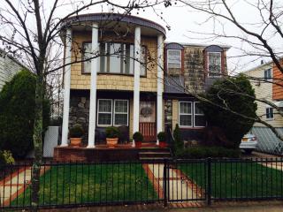 37 Plymouth Rd, Staten Island NY  10314-3717 exterior