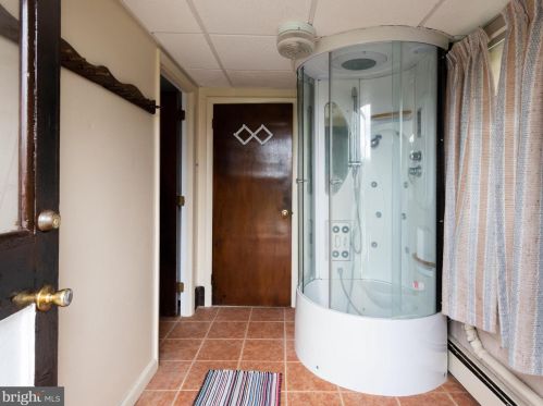 2511 Meetinghouse Rd, Jamison PA 18929-1157 exterior