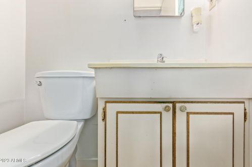 8301 28th Dr, Phoenix AZ 85051-8464 exterior