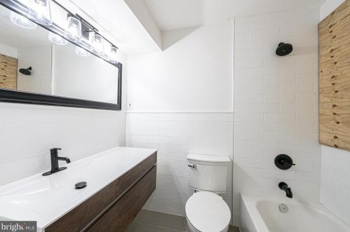 1281 Simms Pl, Washington DC 20002-7837 exterior